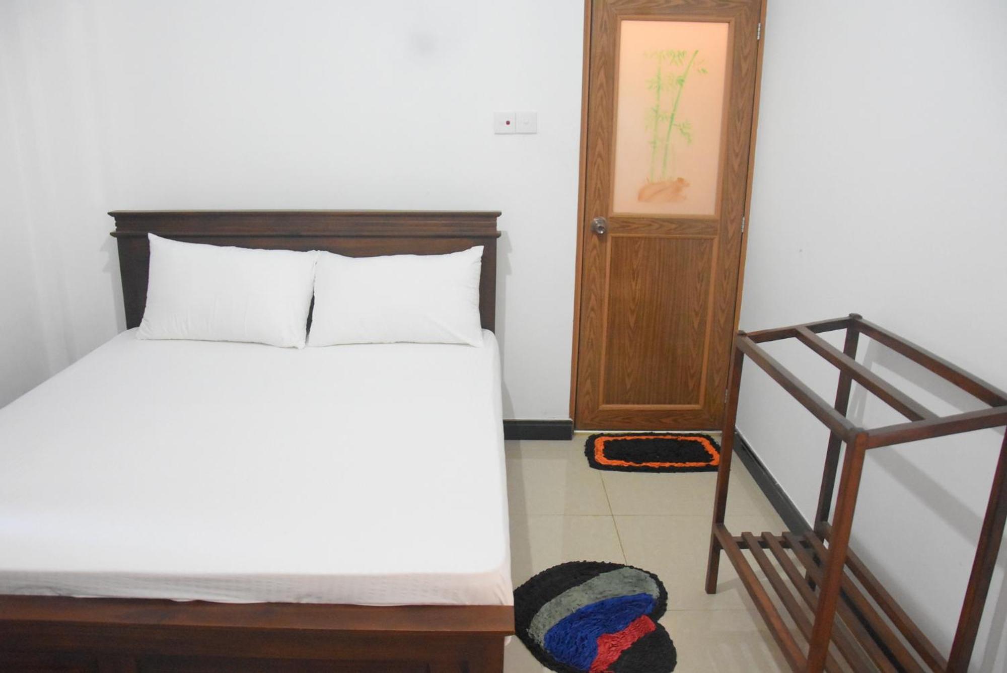 Silverline Guest House Anuradhapura Exteriör bild