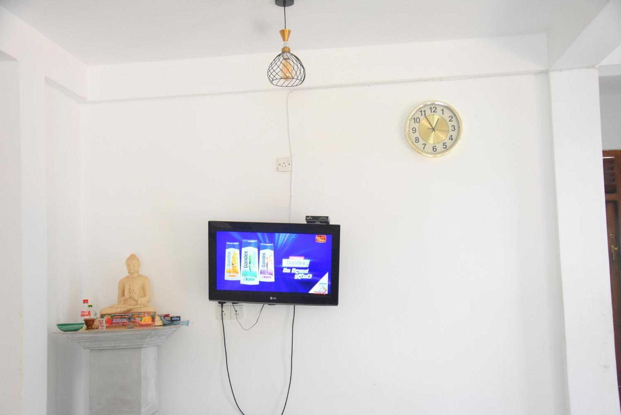 Silverline Guest House Anuradhapura Exteriör bild