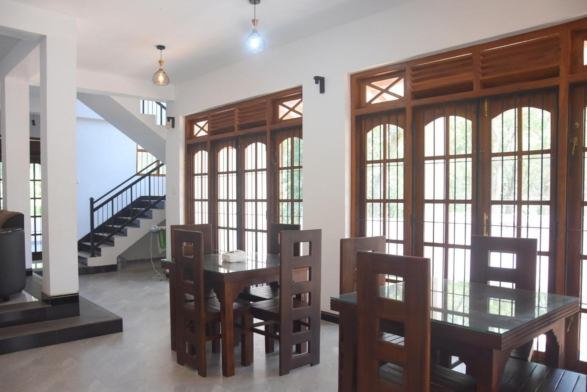 Silverline Guest House Anuradhapura Exteriör bild