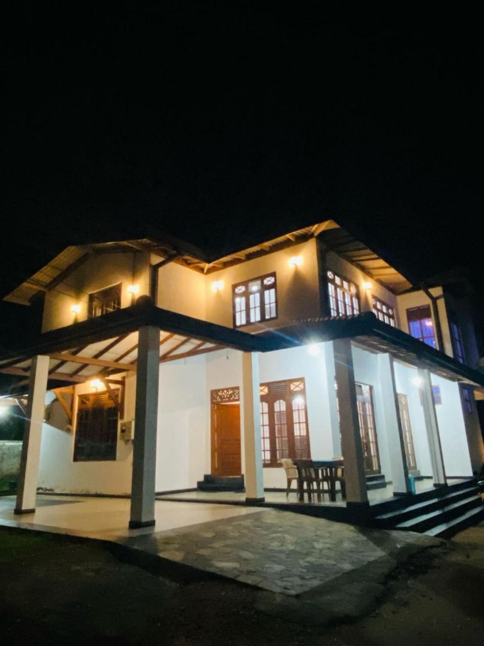 Silverline Guest House Anuradhapura Exteriör bild