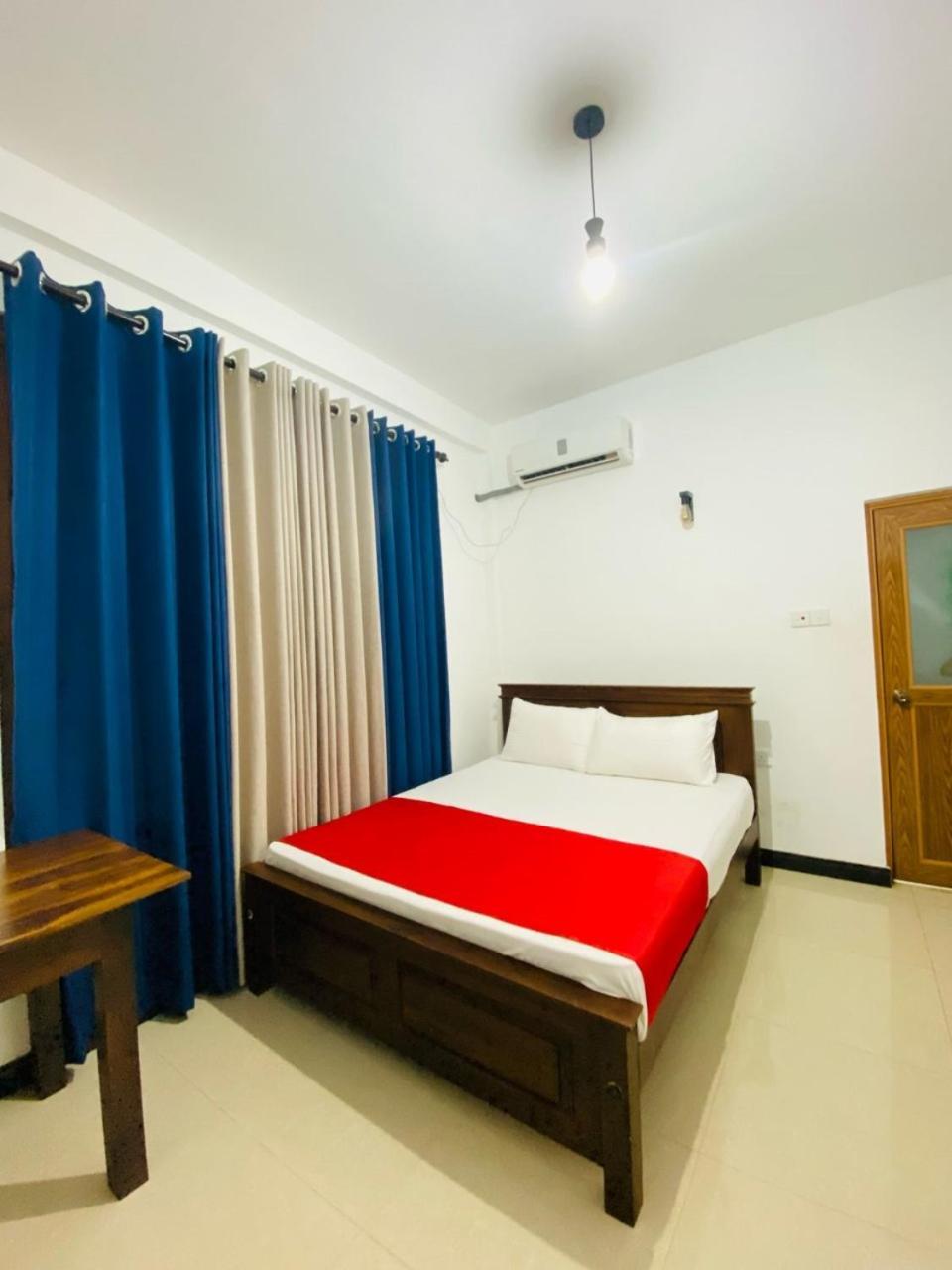 Silverline Guest House Anuradhapura Rum bild