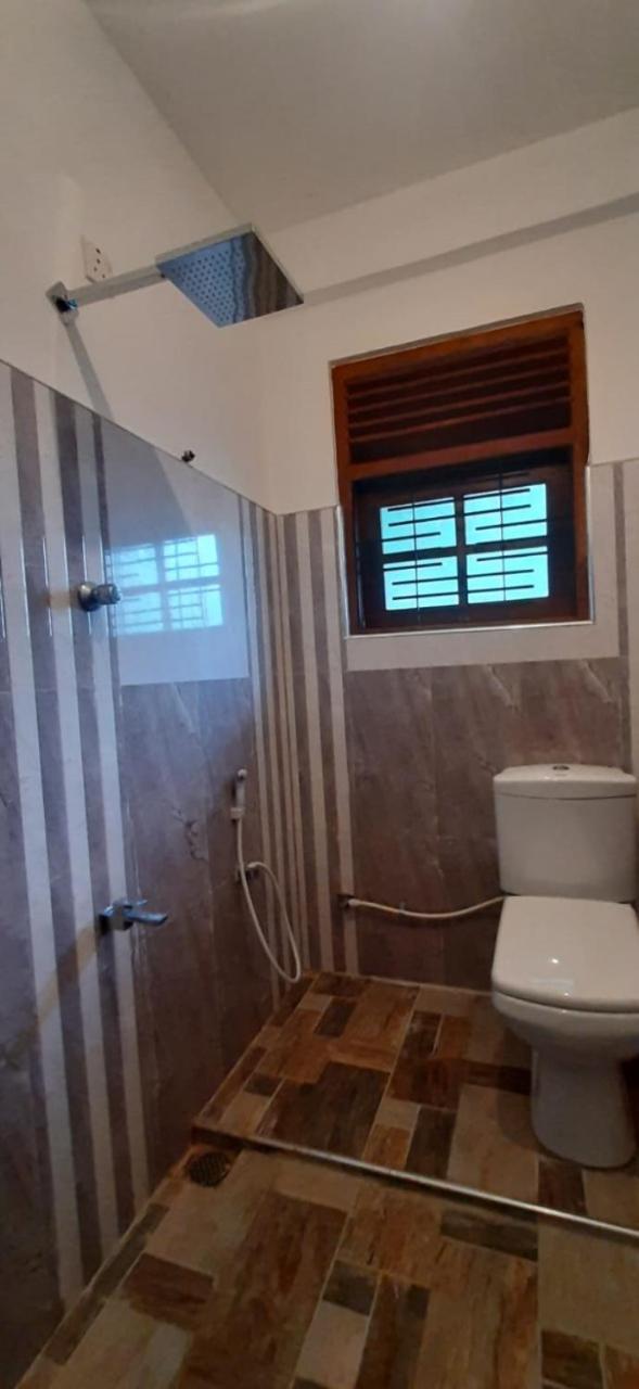 Silverline Guest House Anuradhapura Exteriör bild