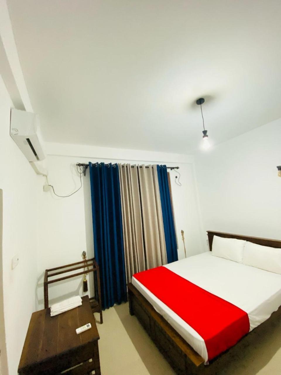 Silverline Guest House Anuradhapura Rum bild